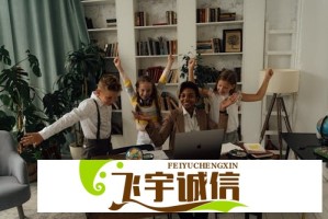小区业主联名要求加强安保：面具女多次出没吓坏孩子