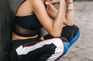 刘奕畅李沐宸为何一个不服一个迟到？幕后真相大揭秘