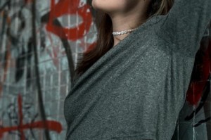 新娘长相太出众被质疑是假结婚 本人晒结婚证回应