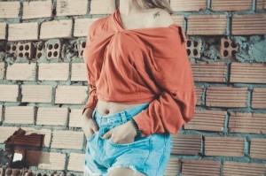 王一博姚晨合影背后的深意：是友情还是新合作的预告？