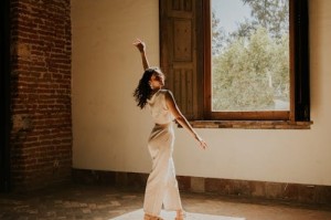 刘诗诗秒答迪丽热巴孟子义 三大顶流女星同台谁更美？