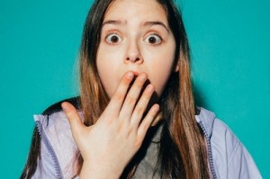 小郑嘻嘻离婚引发热议：现代婚姻该如何经营？