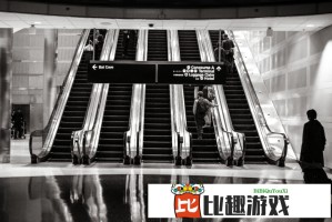 母亲旅游时突然得知独子去世 机场崩溃大哭引围观