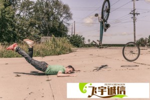 孟子义万米高空直播首秀，粉丝疯狂刷屏礼物破纪录
