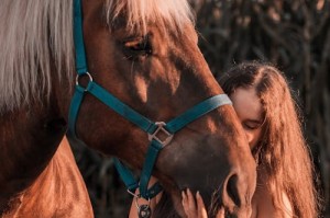 国产无人区中的卡一卡二卡是什么原因造成的？：分析技术与用户体验挑战