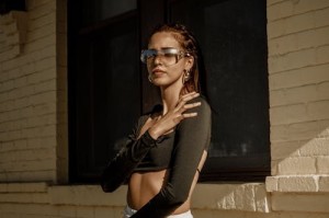 Shape of You越南小姑娘翻唱版vs原版，你更喜欢哪个？