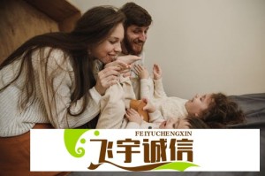 月嫂下户躲卧室抱着宝宝流泪：职业背后的情感纽带有多深？