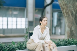 为什么有人愿意像狗一样为小三当尿壶？探讨背后的心理动因