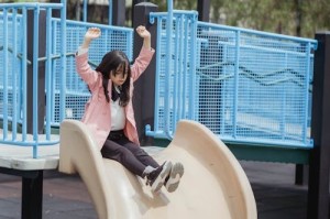 丁香新韵诗动青春：诗歌如何点亮年轻人的心灵？
