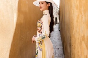 杨幂内娱史官称号背后：揭秘她如何影响一代明星